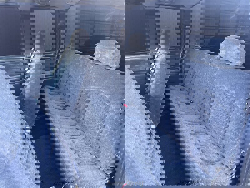 Used 2000 Chevrolet Silverado 1500 LS image 19