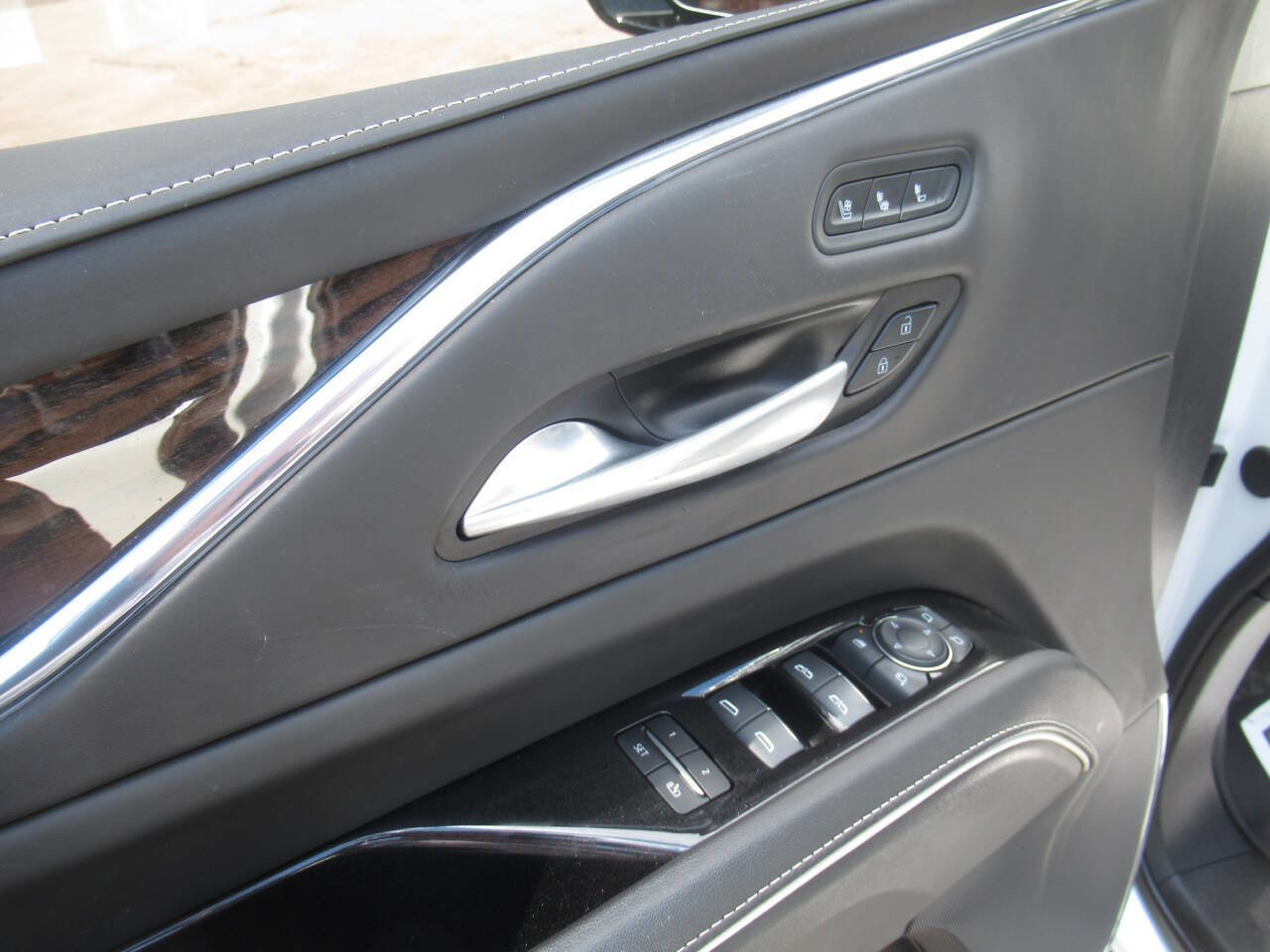 Used 2024 Cadillac Escalade Sport Platinum w/ LPO, Floor Liner Package image 32