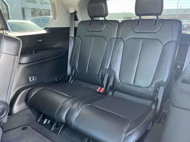 Used 2022 Jeep Grand Cherokee L Limited w/ Luxury Tech Group II image 16