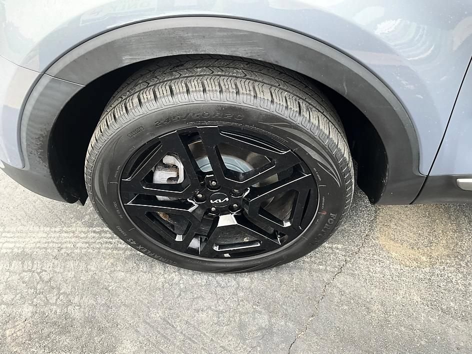 Used 2023 Kia Telluride AWD image 10