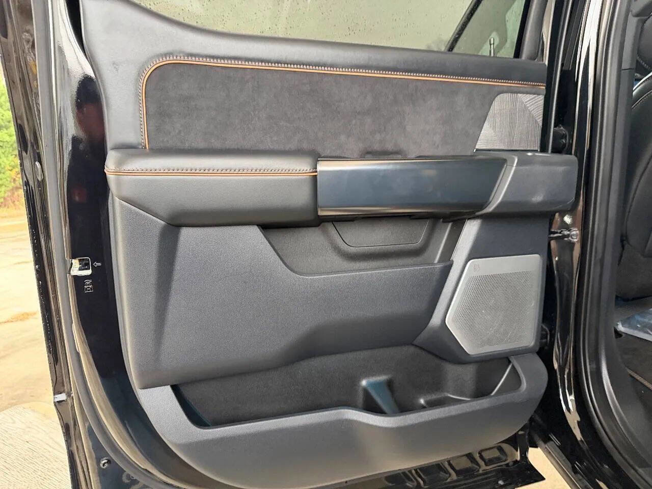 Used 2024 Ford F450 Platinum w/ FX4 Off-Road Package image 18