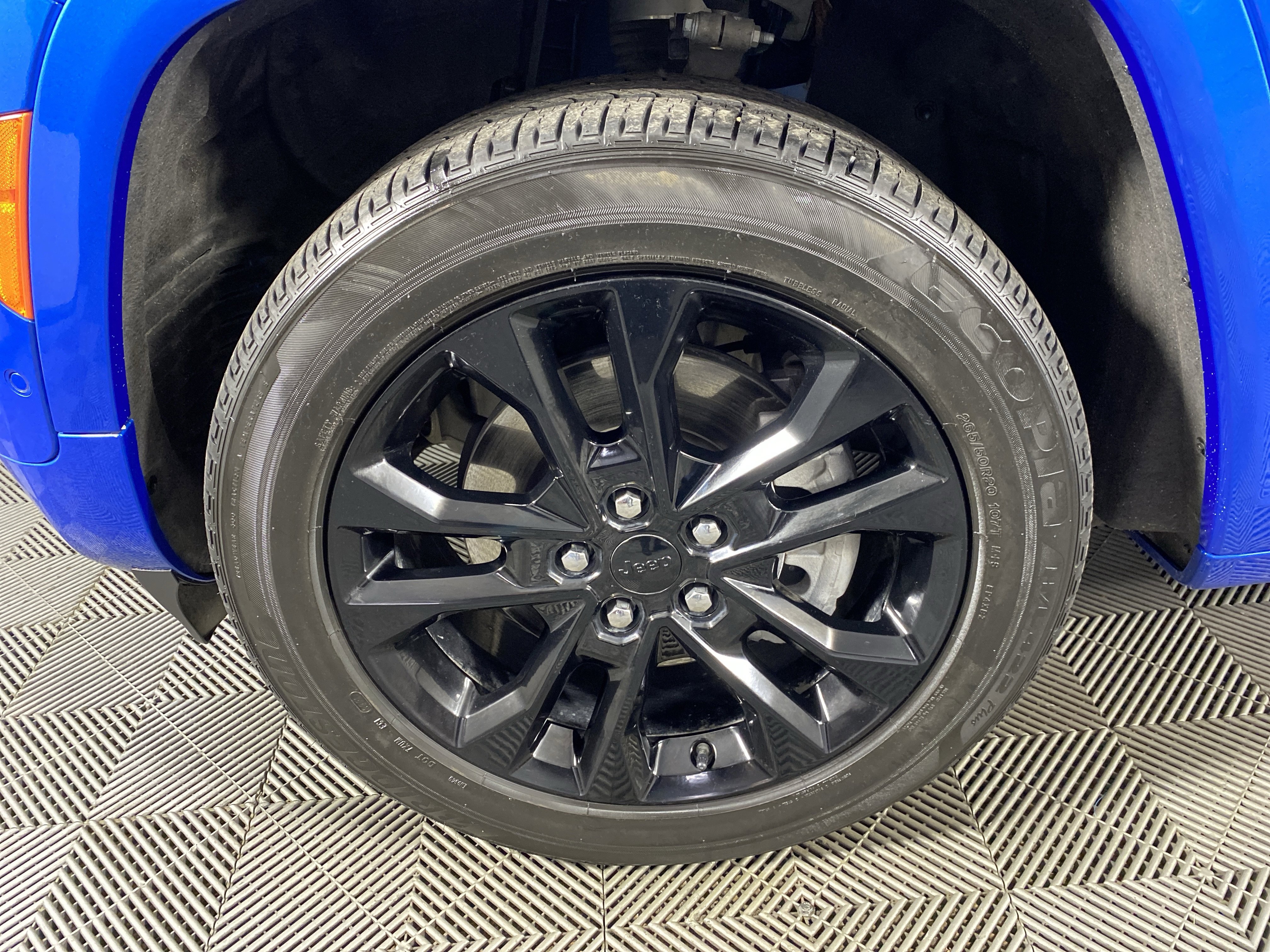 Used 2023 Jeep Grand Cherokee L Overland image 14