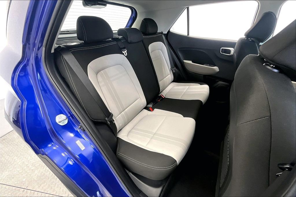 Used 2023 Hyundai Venue SEL FWD image 27