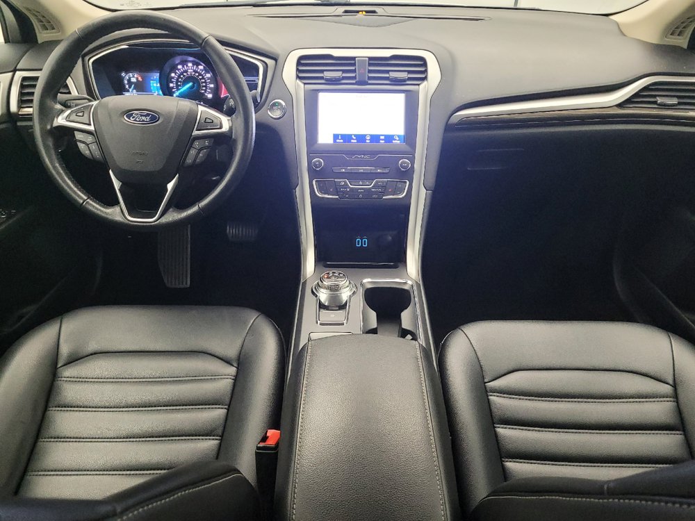 Used 2020 Ford Fusion SEL FWD image 22