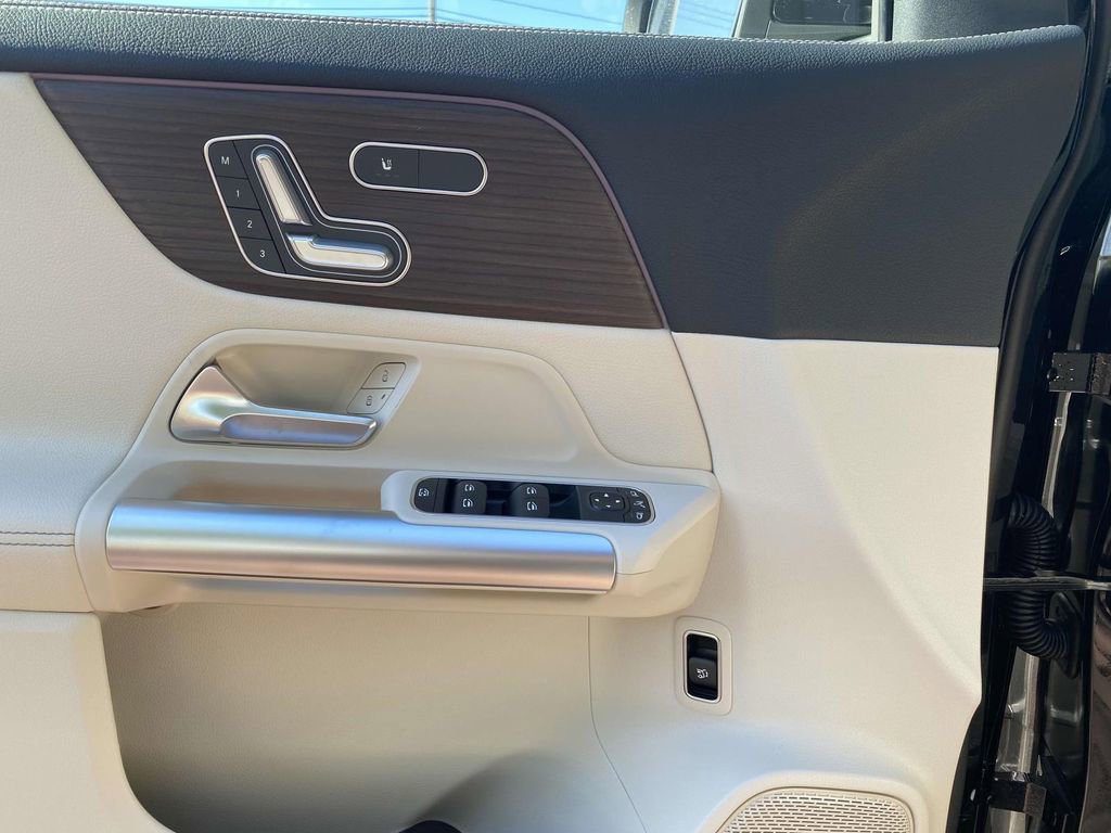 Certified 2025 Mercedes-Benz GLA 250 image 24