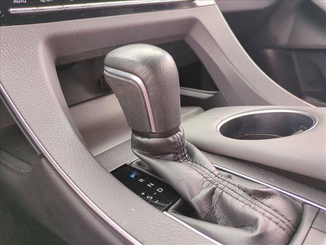 Used 2019 Toyota Avalon XLE w/ Moonroof Package FWD image 12