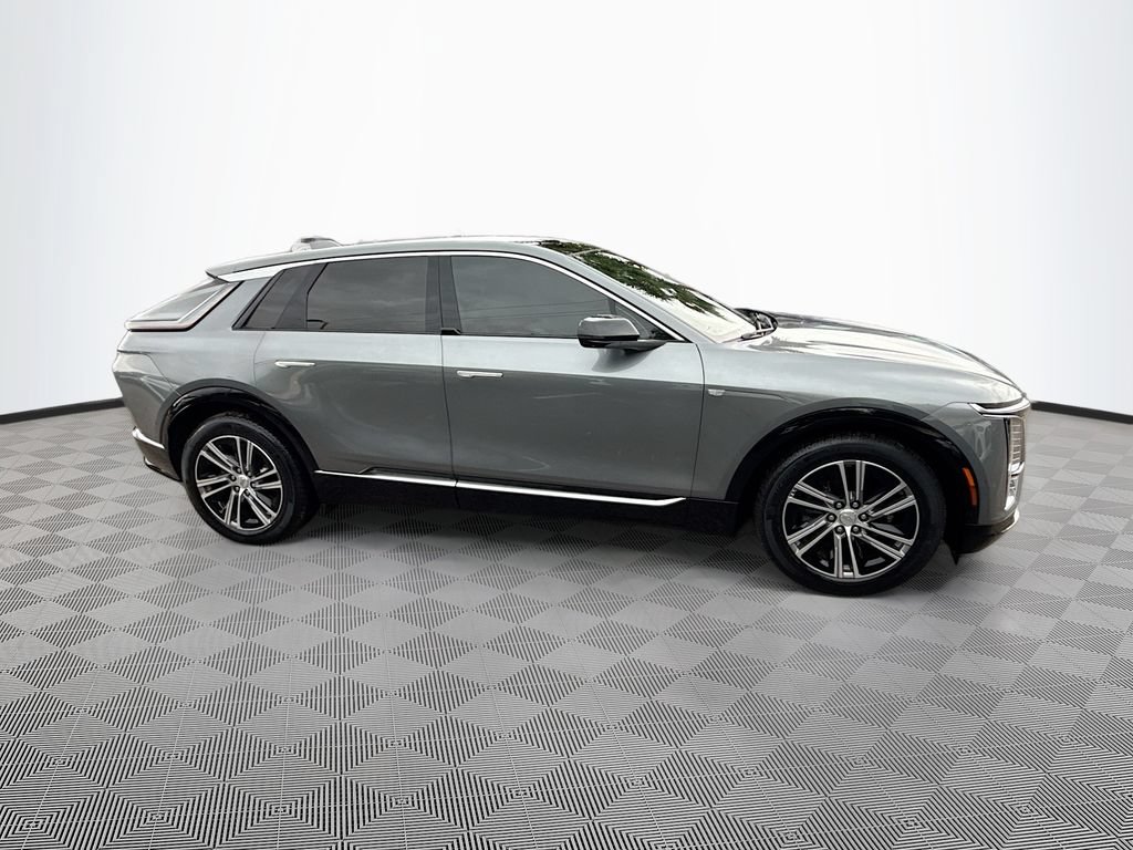 Used 2023 Cadillac Lyriq AWD image 5