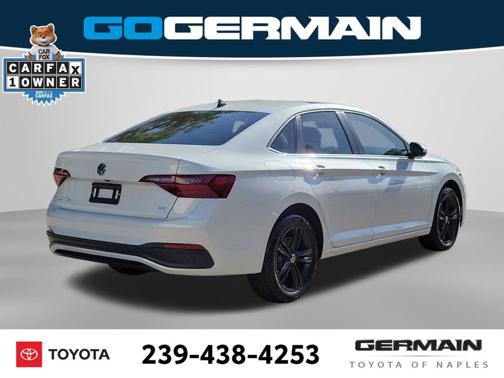 Used 2024 Volkswagen Jetta SE FWD image 8