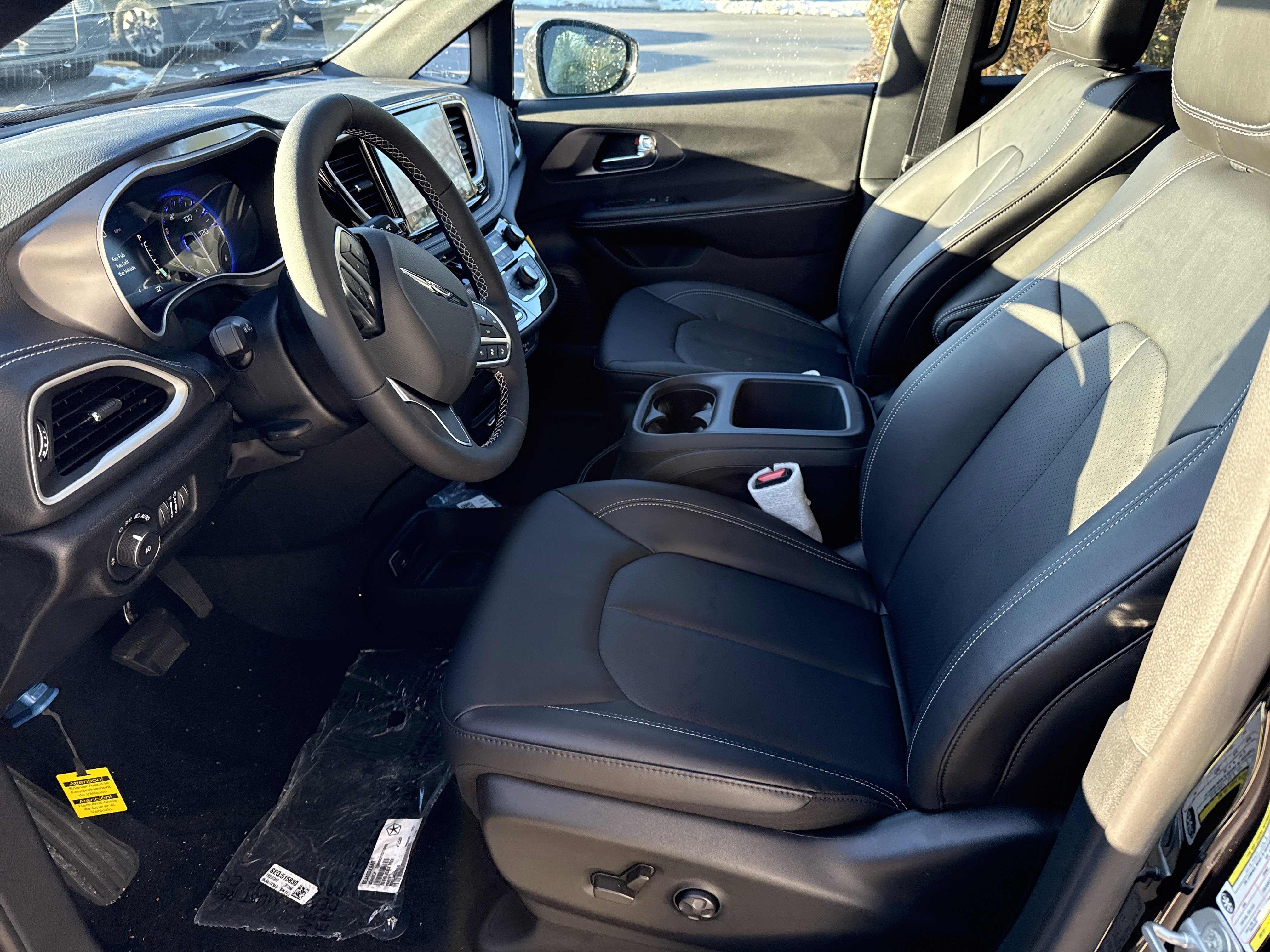 New 2026 Chrysler Pacifica Select image 12