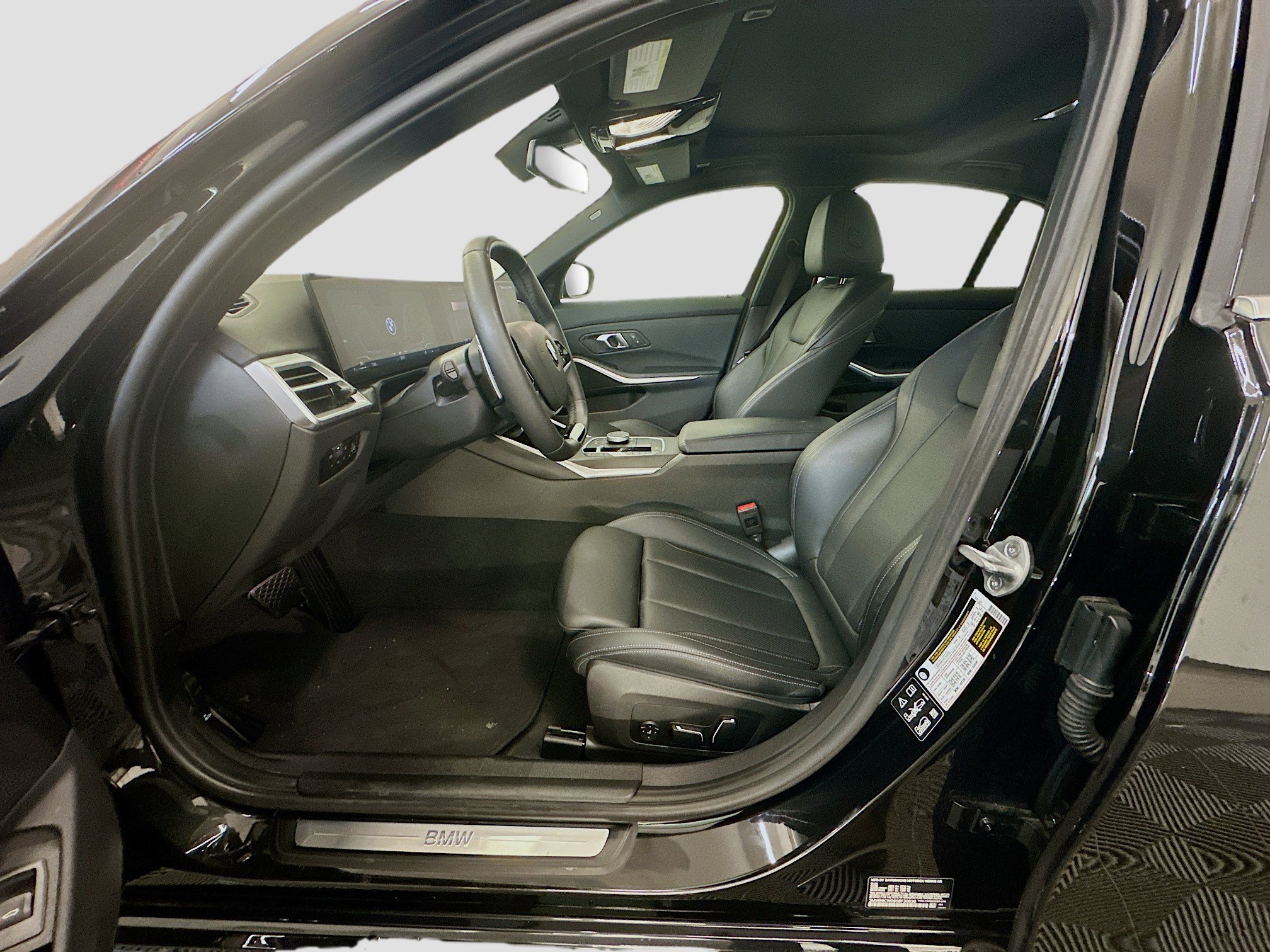 Used 2025 BMW 330i xDrive 330i xDrive image 13