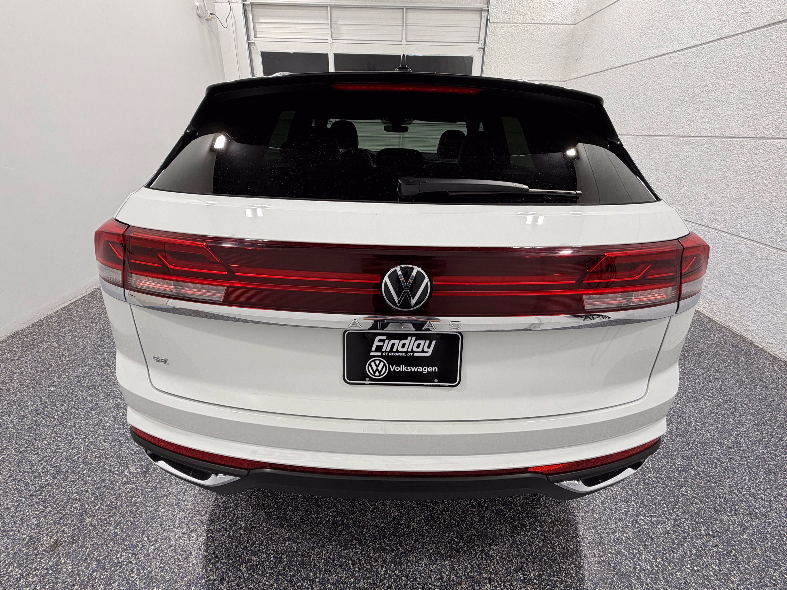 Certified 2024 Volkswagen Atlas Cross Sport SE FWD image 5