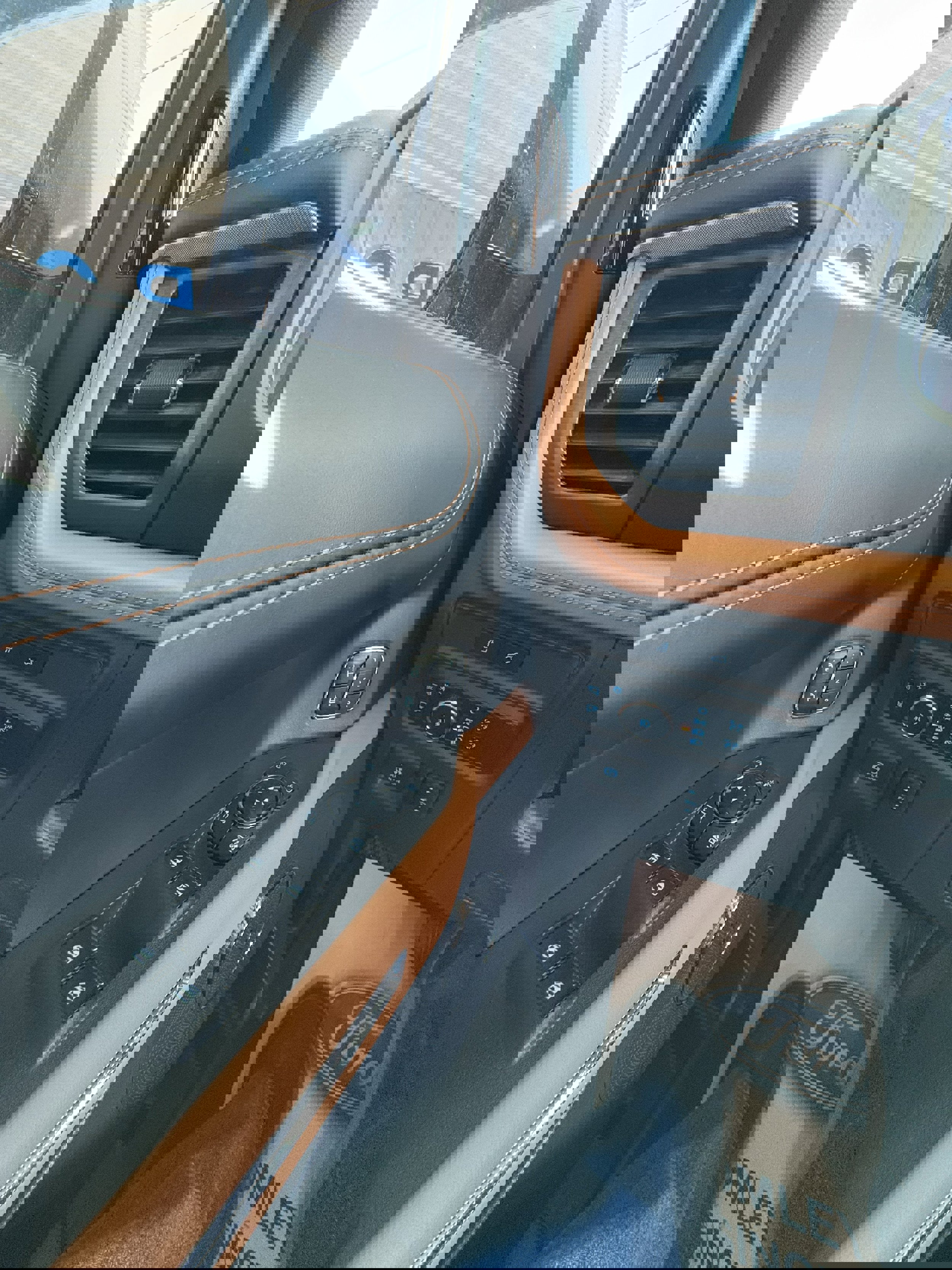 Used 2024 Ford Expedition Max Platinum AWD/4WD image 19