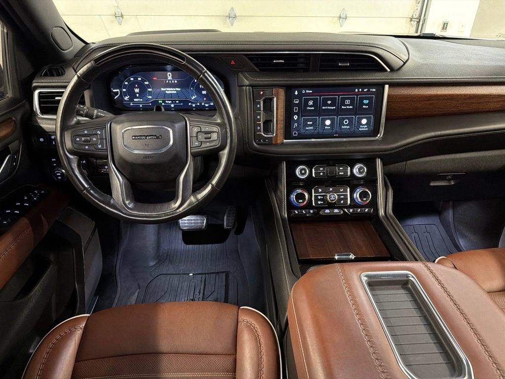 Used 2023 GMC Yukon XL Denali Ultimate AWD/4WD image 8