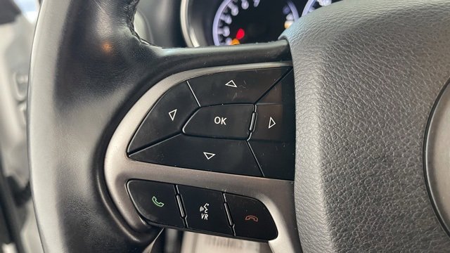 Used 2021 Jeep Grand Cherokee Laredo image 37