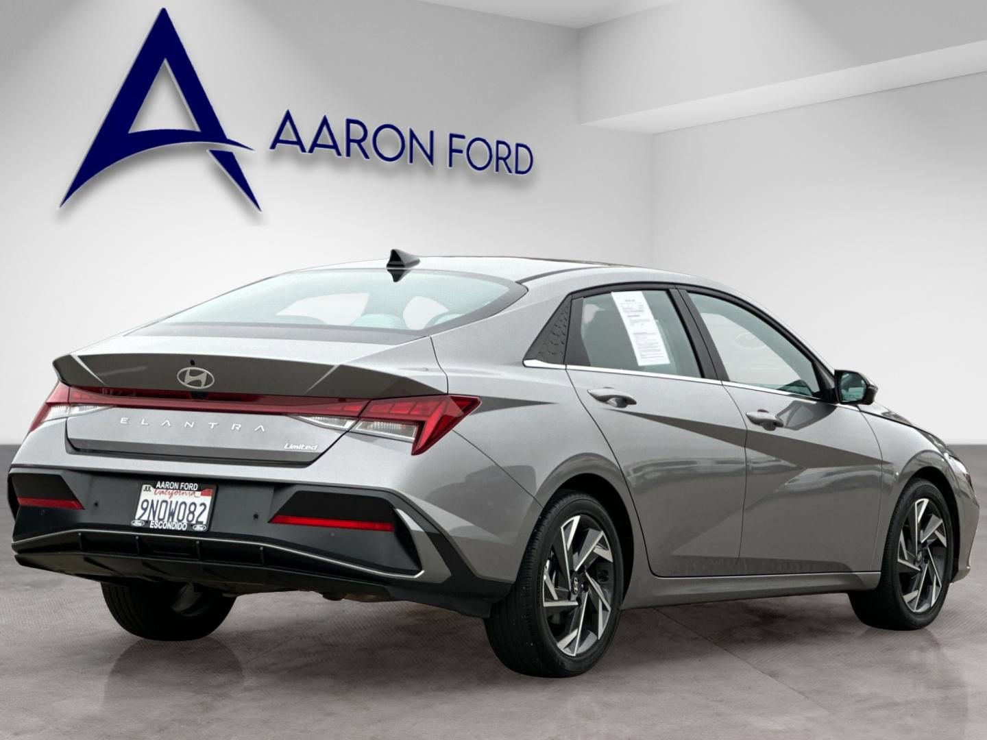 Used 2024 Hyundai Elantra Limited FWD image 6