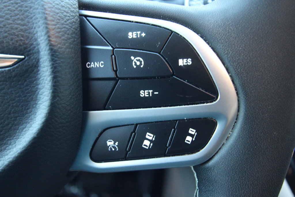 Used 2023 Chrysler Pacifica Limited w/ Uconnect Theater Family Group AWD/4WD image 24