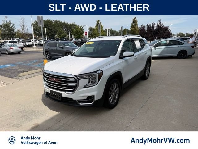 Used 2024 GMC Terrain SLT AWD/4WD image 3
