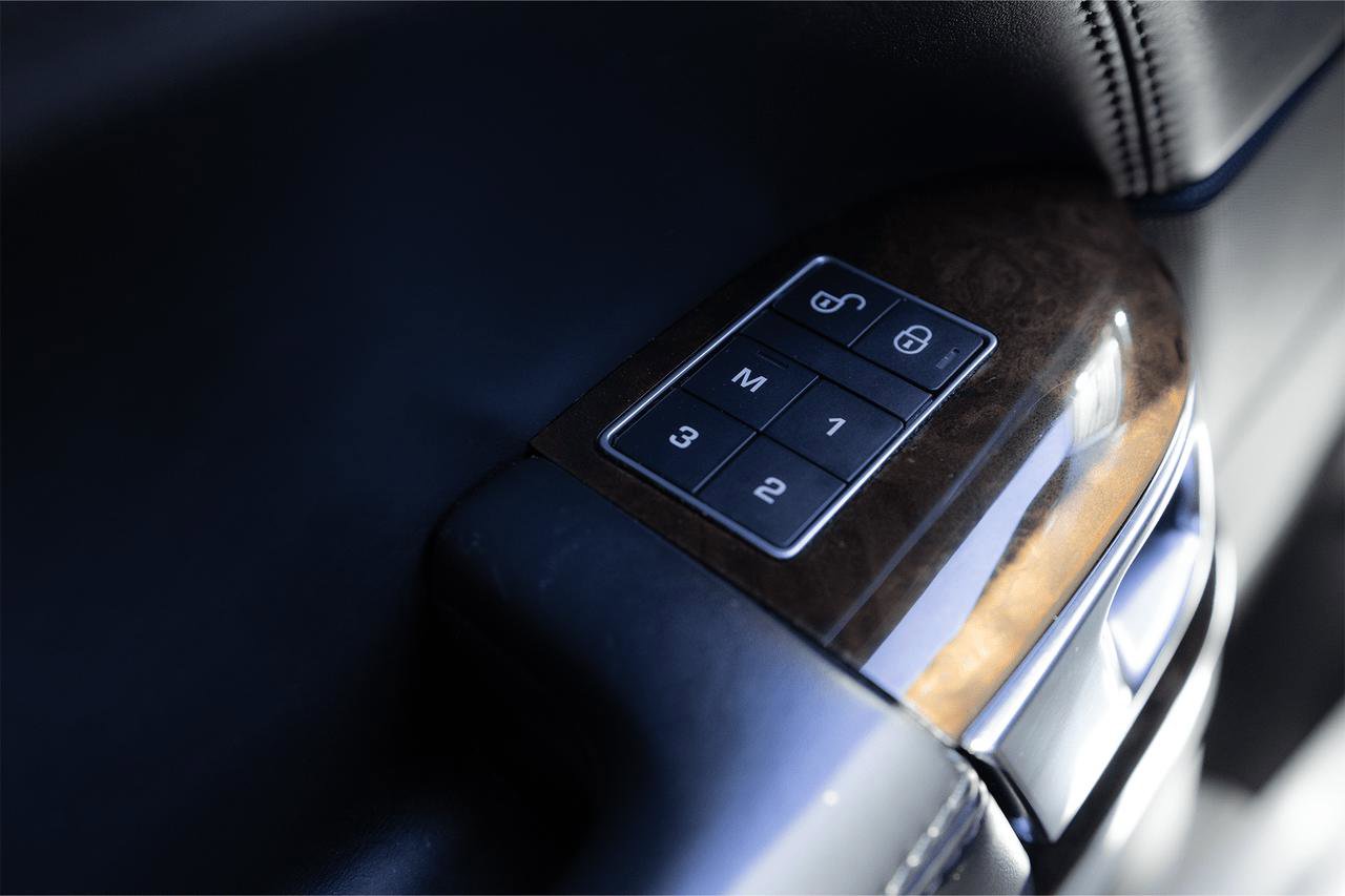 Used 2017 Land Rover Range Rover Autobiography image 30