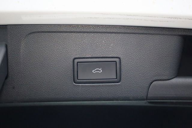 Used 2023 Volkswagen Atlas Cross Sport SEL Premium R-Line image 28