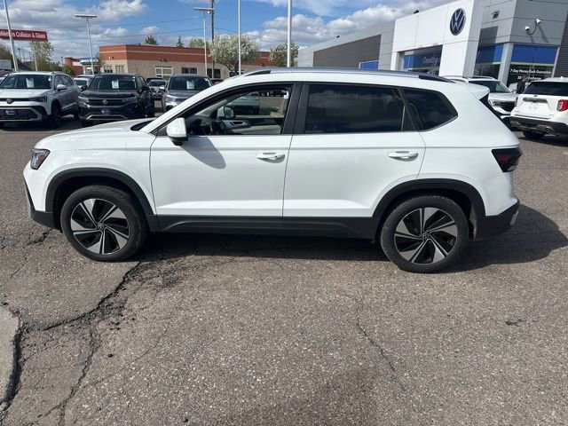 Used 2025 Volkswagen Taos SE AWD/4WD image 6