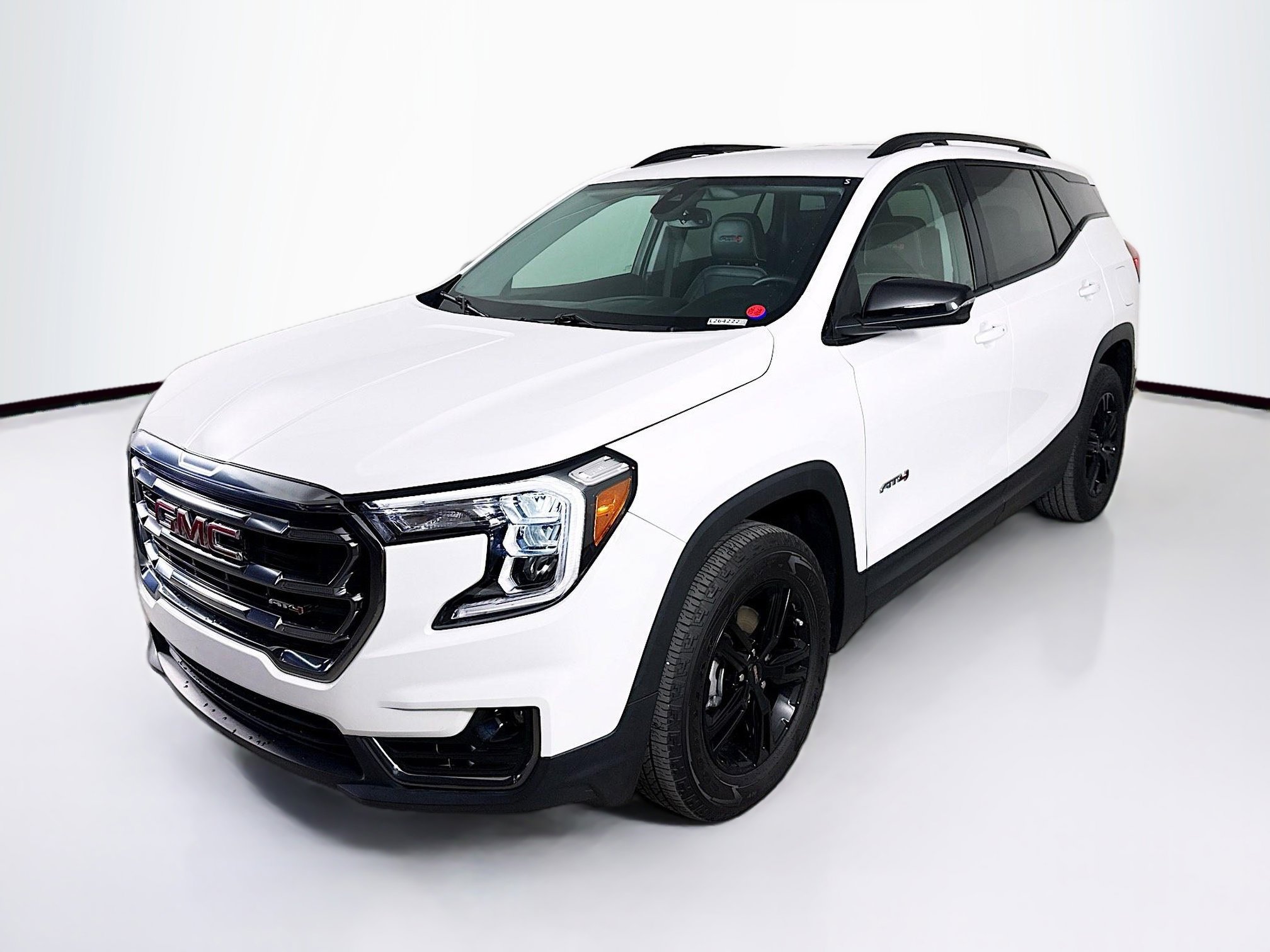 Used 2024 GMC Terrain AT4 image 4