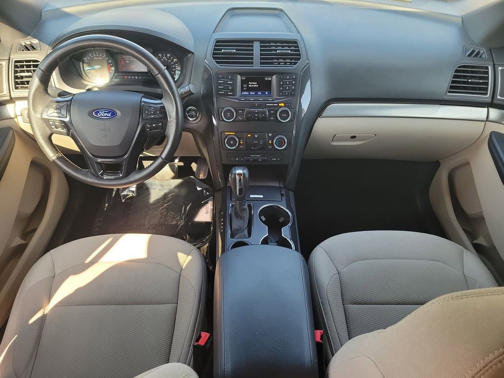 Used 2018 Ford Explorer XLT image 15