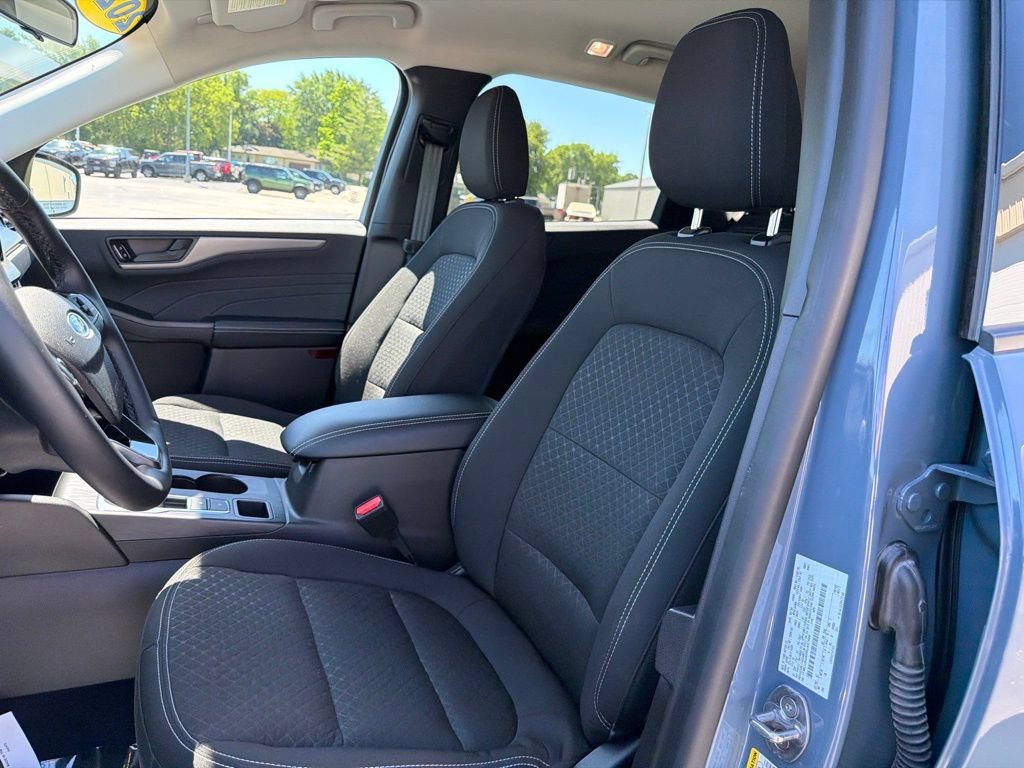 Used 2024 Ford Escape Active w/ Tech Pack #1 AWD/4WD image 12