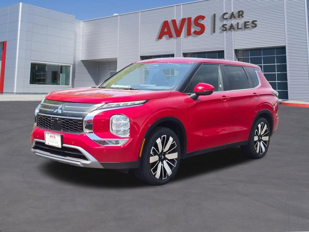 Used 2025 Mitsubishi Outlander SE