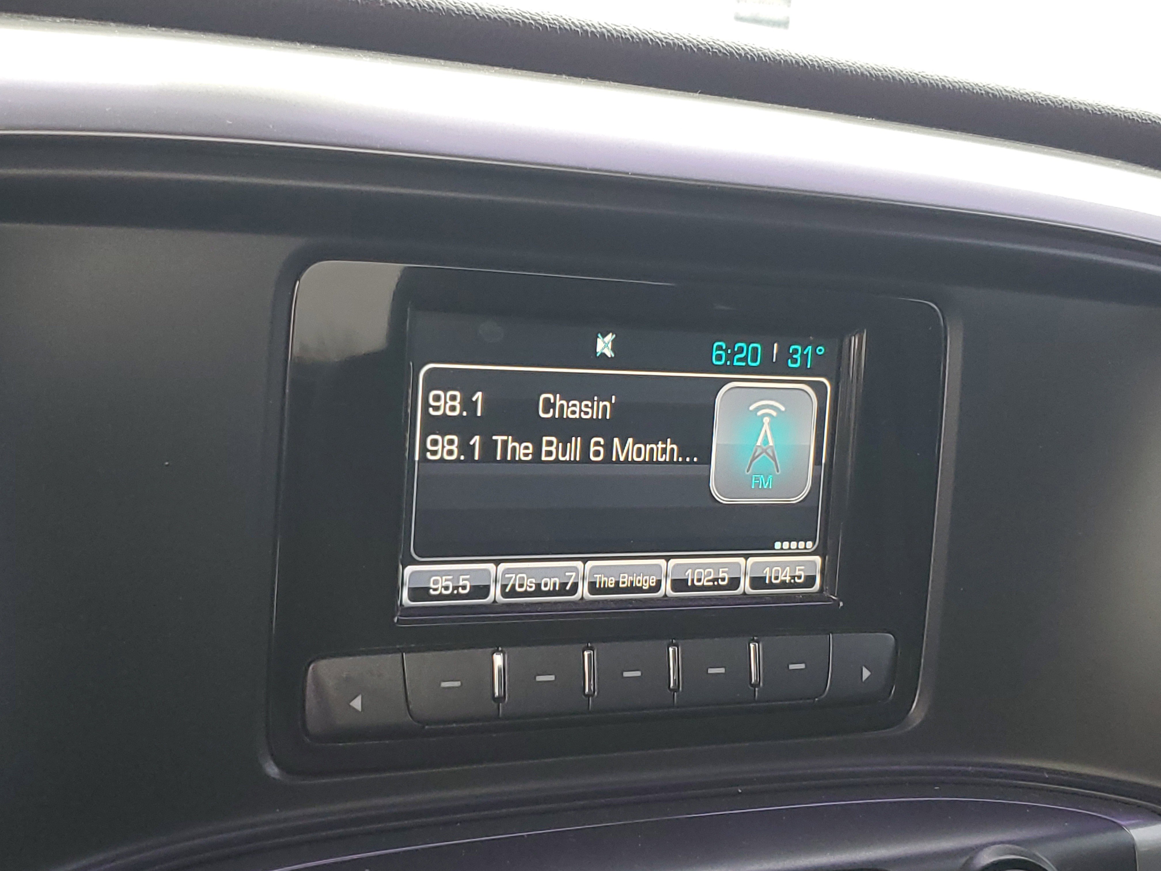 Used 2015 Chevrolet Silverado 2500 LT w/ Snow Plow Prep Package image 18