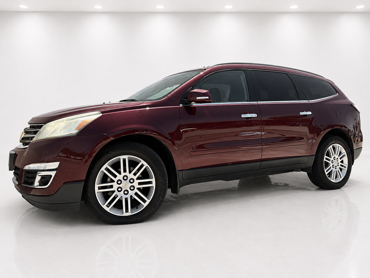 Used 2015 Chevrolet Traverse LT w/ Style and Technology Package FWD image 3
