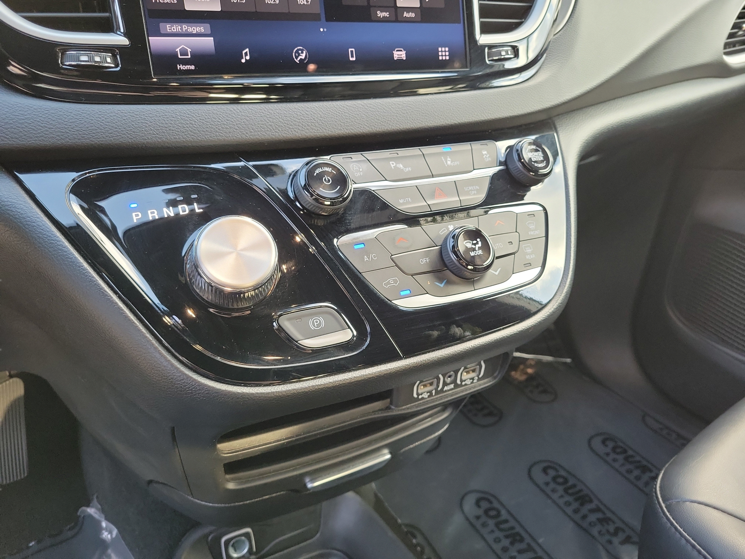 Used 2025 Chrysler Pacifica Select FWD image 22