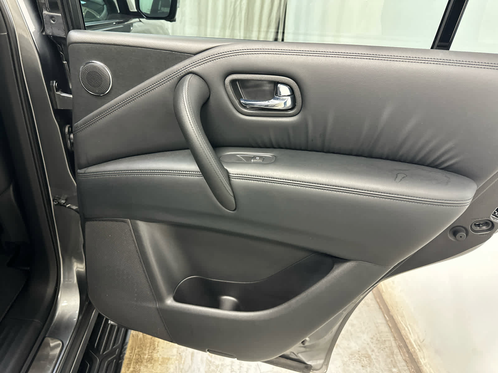 Certified 2024 Nissan Armada SL w/ Midnight Edition Package image 30