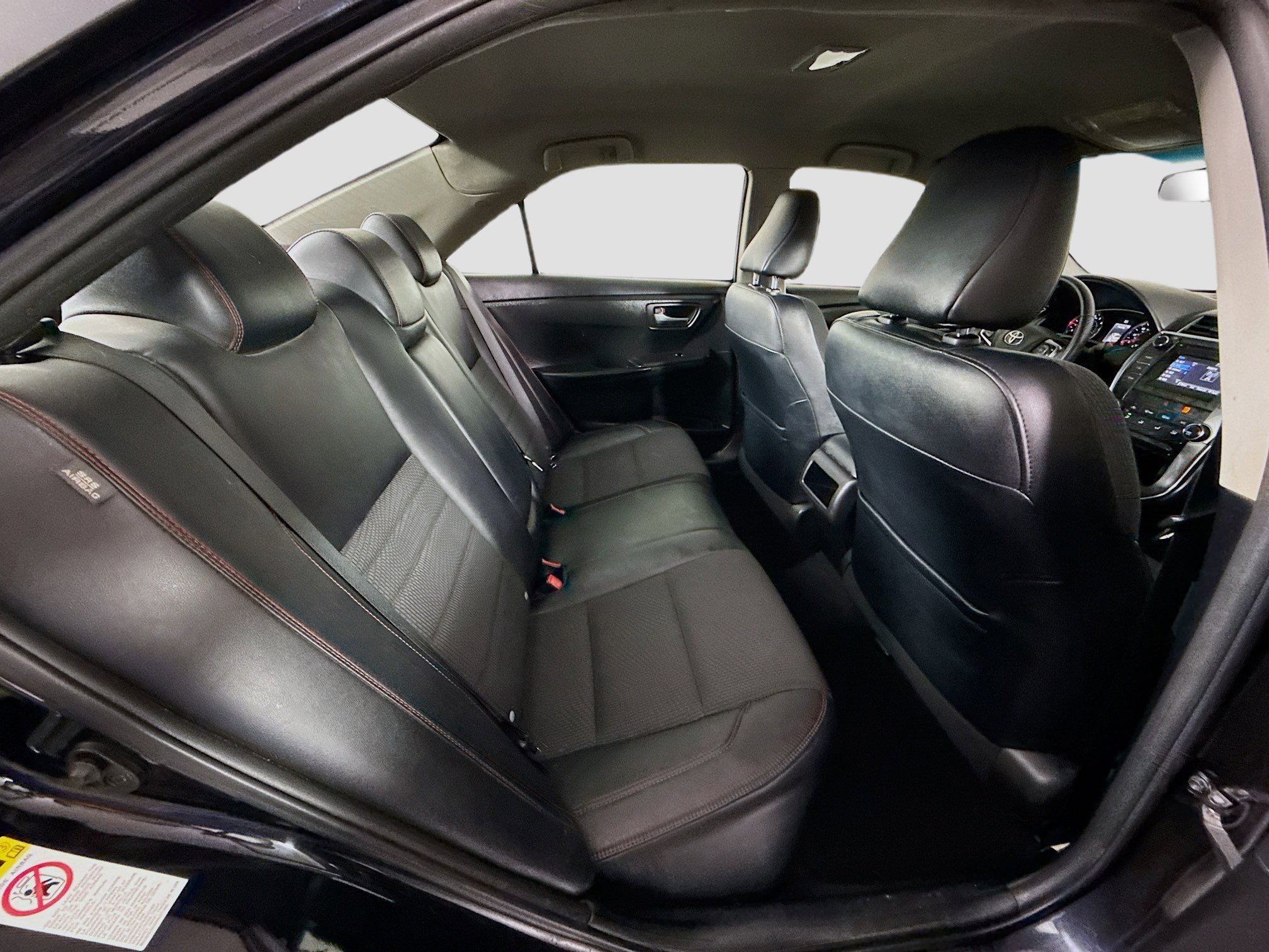 Used 2016 Toyota Camry SE image 26