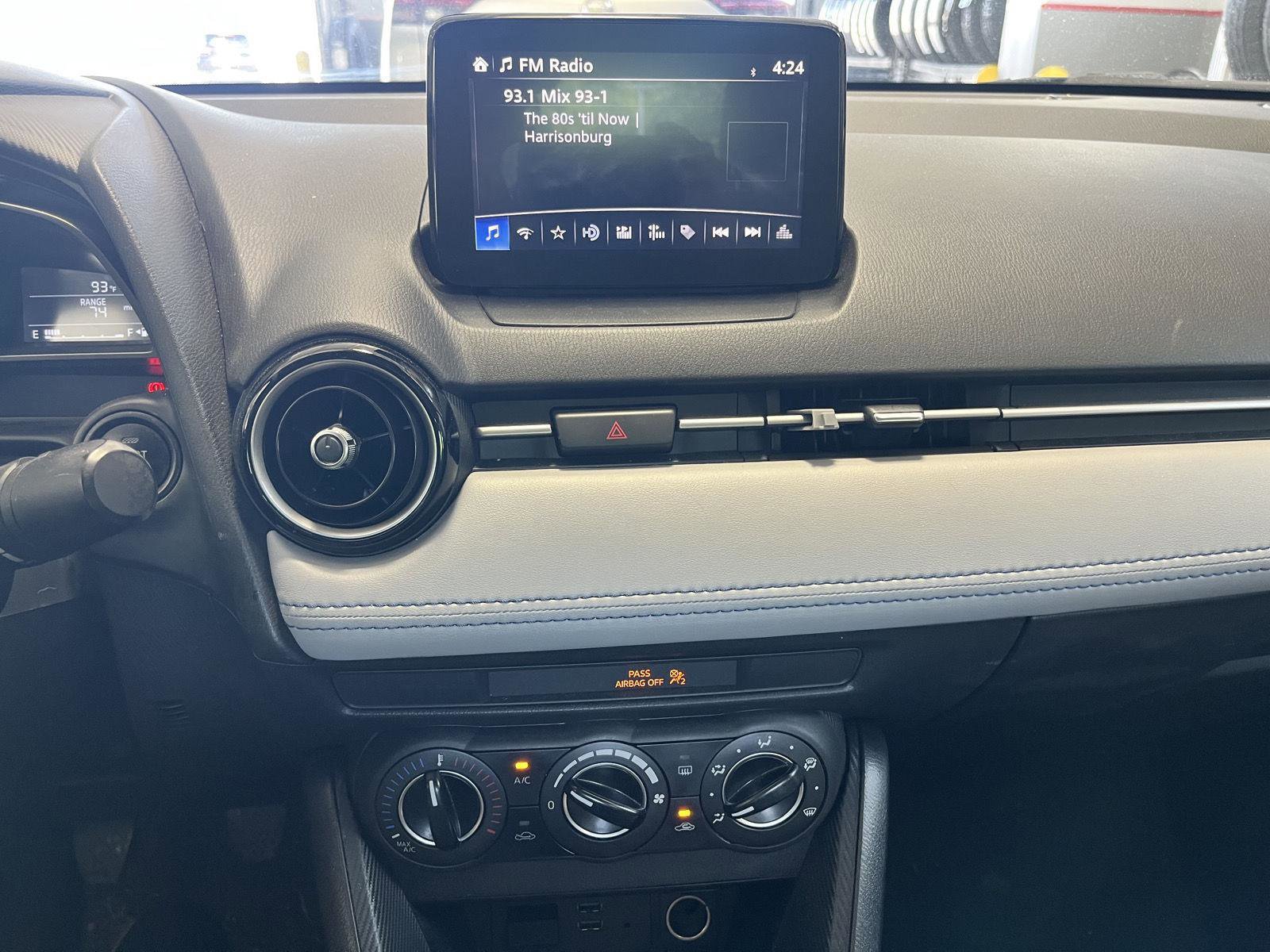 Used 2019 Toyota Yaris LE FWD image 17