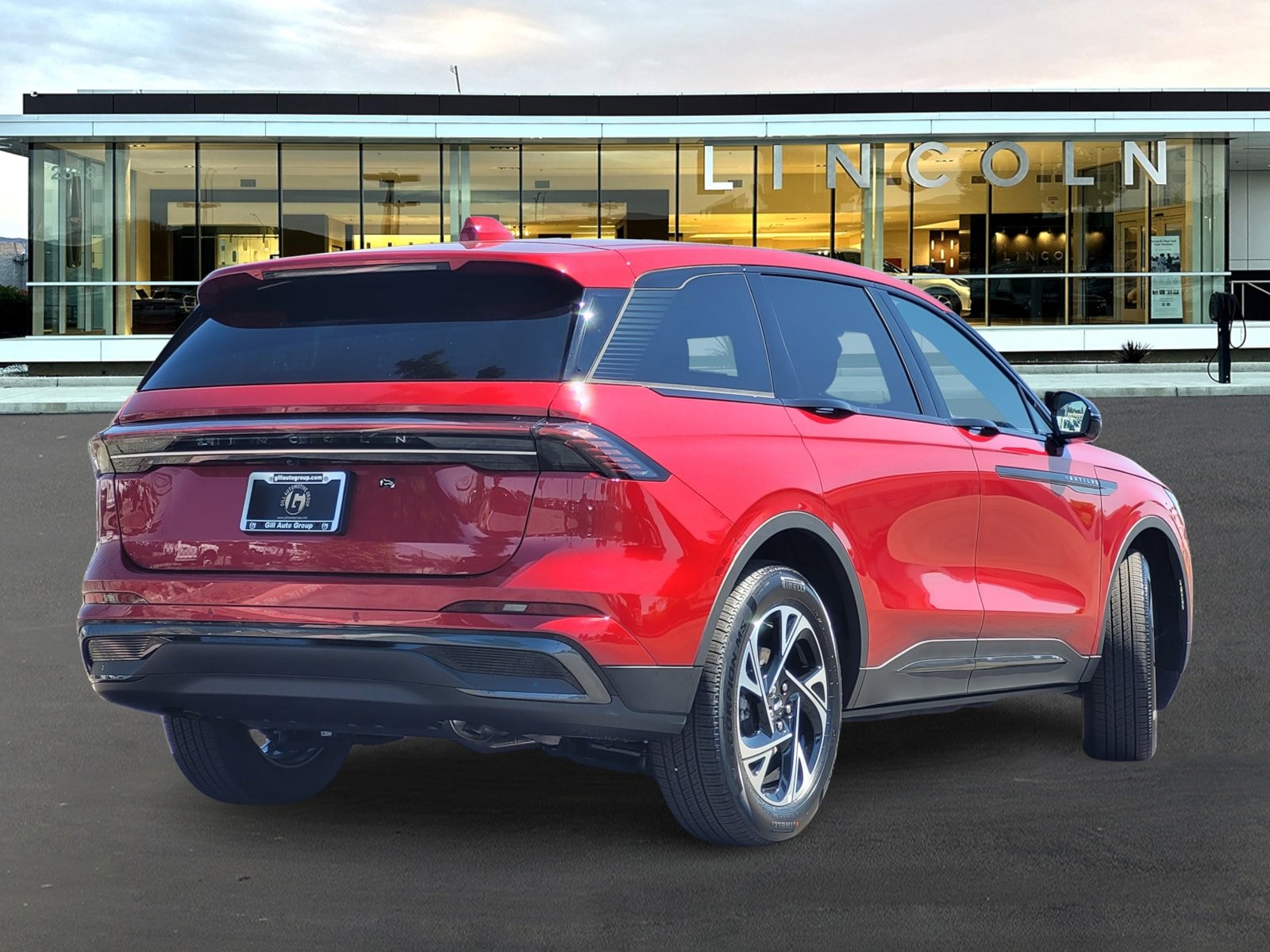 New 2025 Lincoln Nautilus Premier w/ Jet Appearance Package image 4