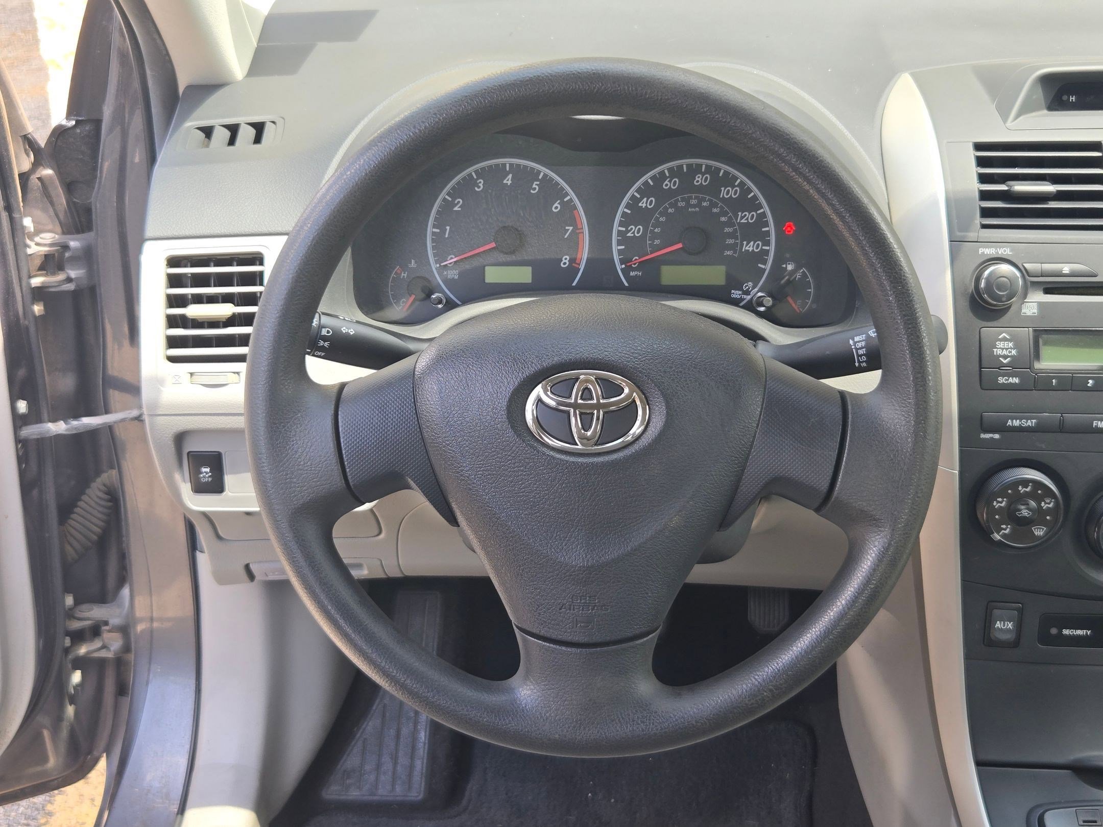 Used 2013 Toyota Corolla L FWD image 21