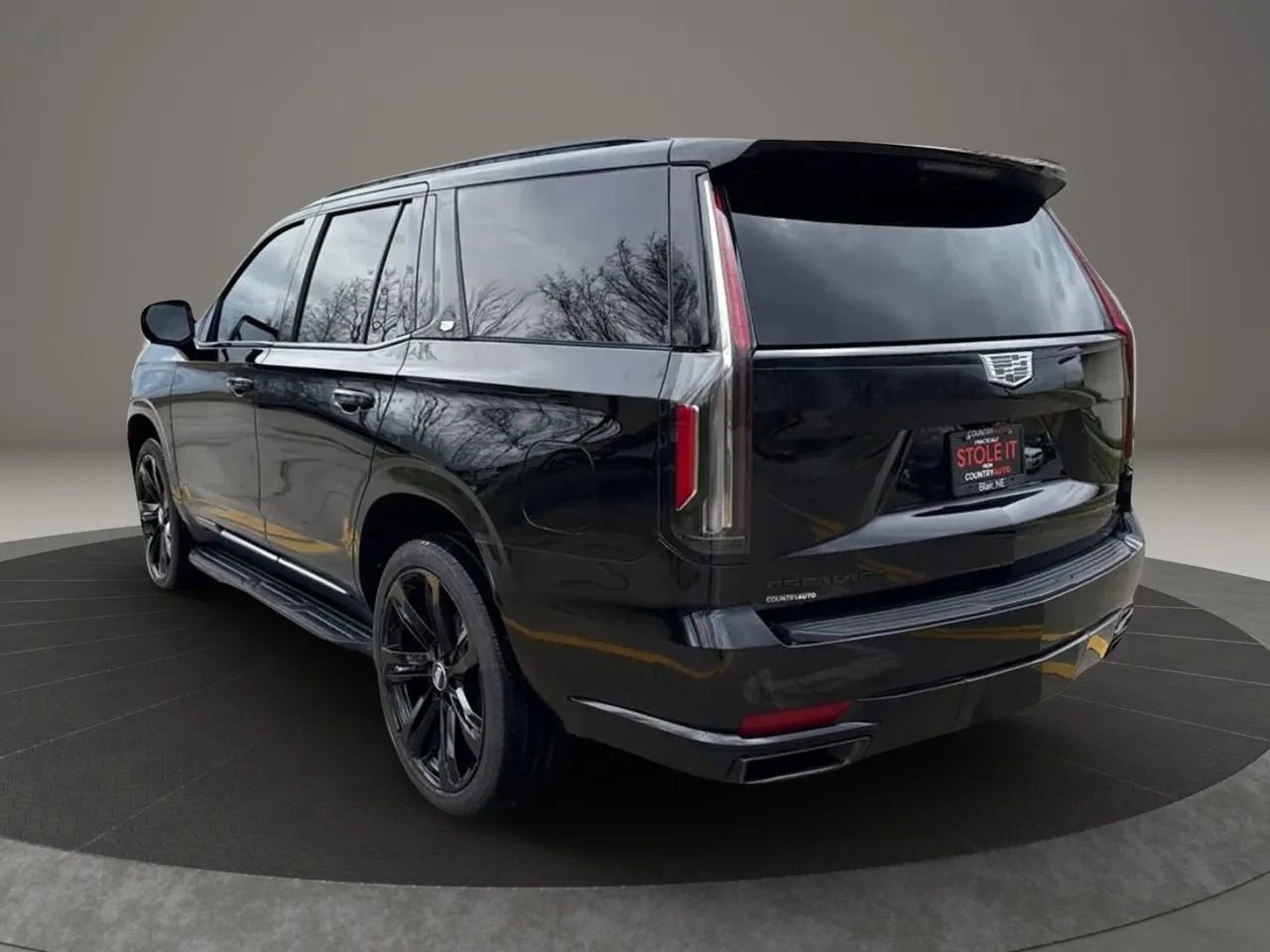 Used 2022 Cadillac Escalade Sport Platinum w/ LPO, ONYX Package AWD/4WD image 3