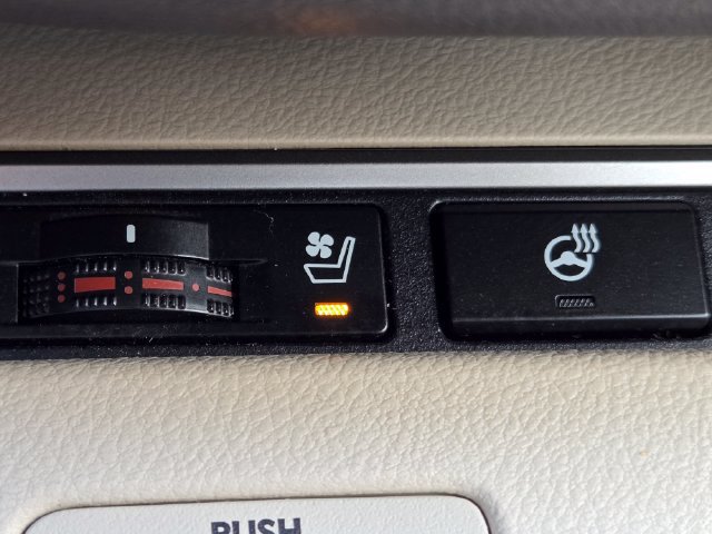 Used 2016 Lexus ES 350 w/ Luxury Package w/Wood Trim FWD image 17