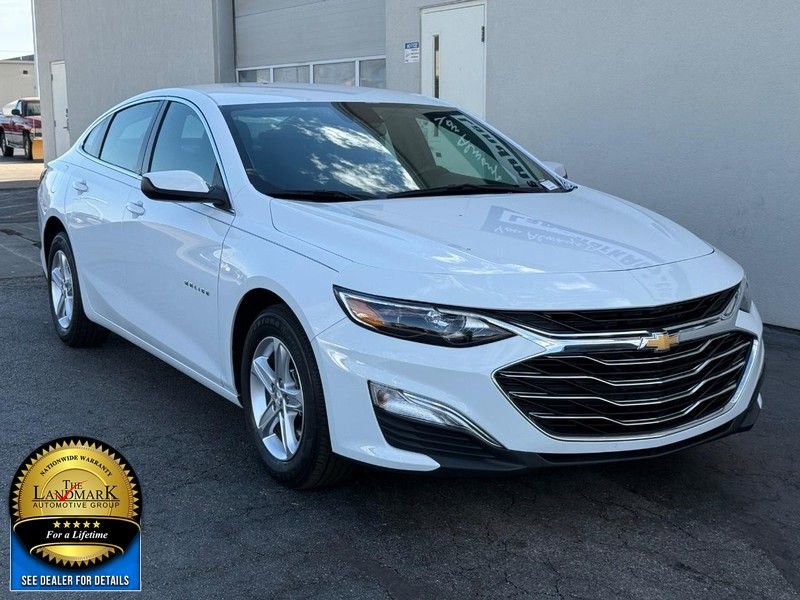 Used 2025 Chevrolet Malibu LS image 2
