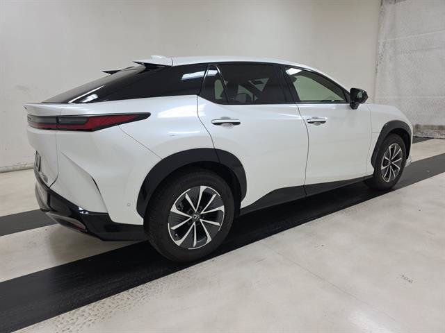 Used 2023 Lexus RZ 450e Premium w/ Technology Package AWD/4WD image 34