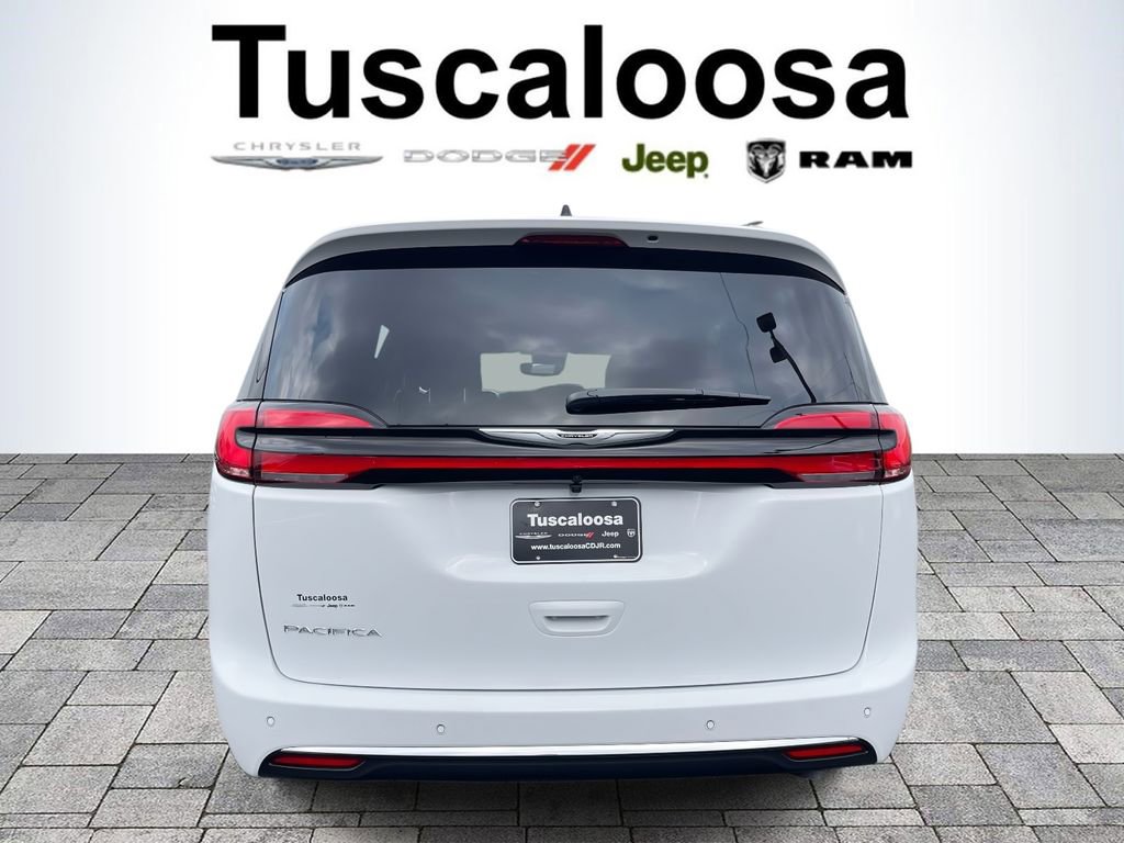 New 2026 Chrysler Pacifica Select image 6
