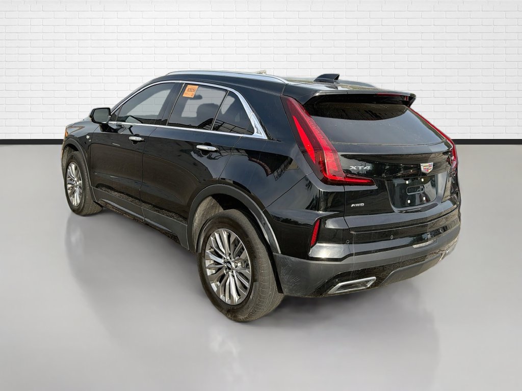 Used 2024 Cadillac XT4 Premium Luxury w/ LPO, Floor Liner Package AWD/4WD image 7