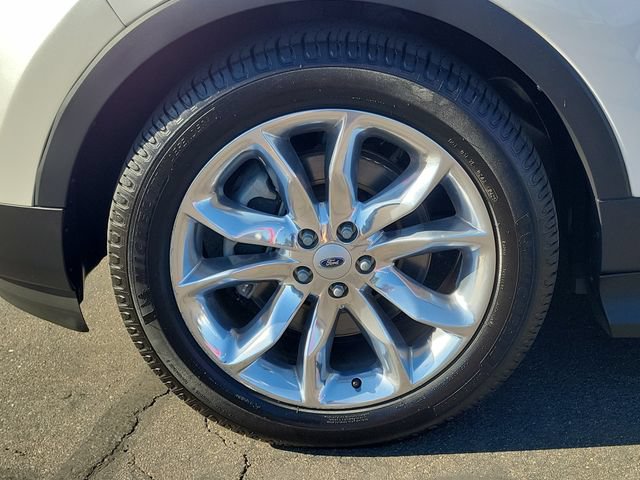 Used 2015 Ford Explorer XLT w/ Equipment Group 202A FWD image 26