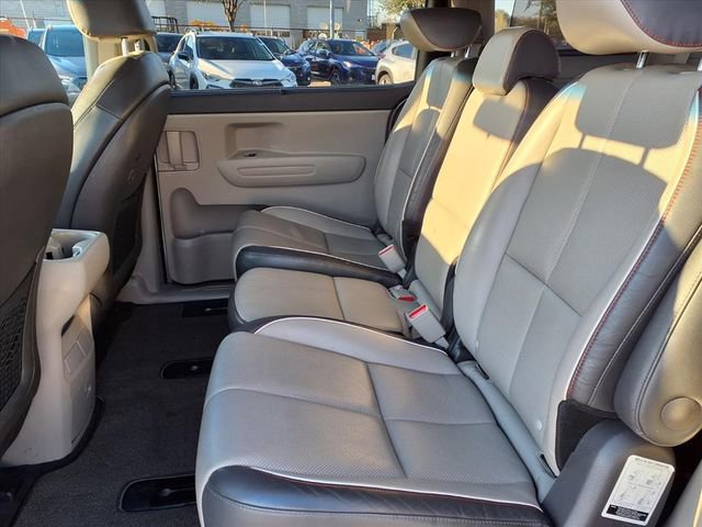 Used 2017 Kia Sedona LX w/ LX Essentials Premium Package FWD image 8