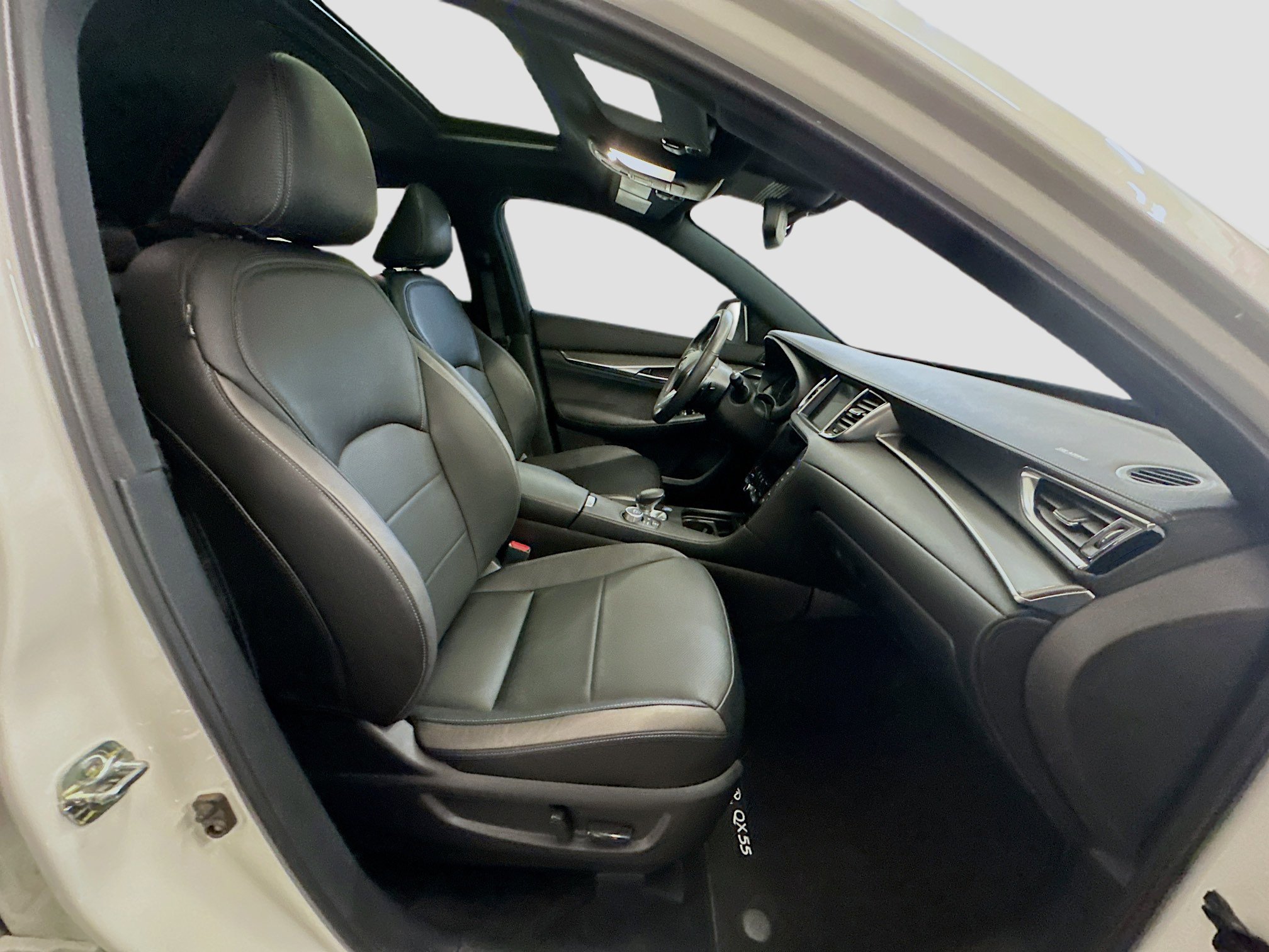 Used 2023 INFINITI QX55 Essential image 34