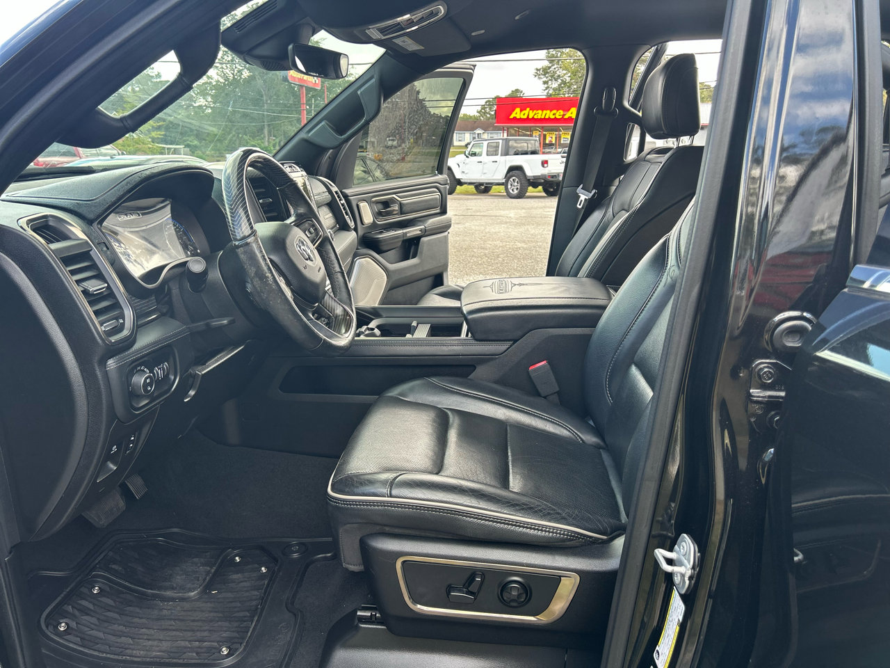 Used 2019 RAM 1500 Limited image 9
