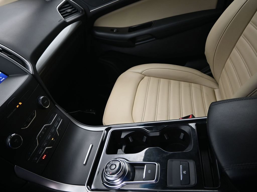 Used 2019 Ford Edge SEL w/ Equipment Group 201A image 19