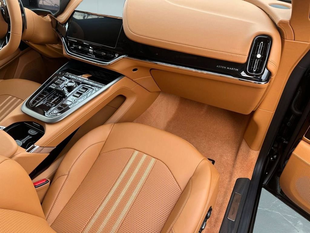 New 2026 Aston Martin DBX 707 image 23