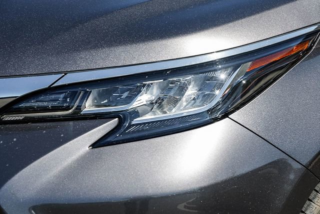 Used 2021 Toyota Sienna LE w/ LE Plus Package image 8