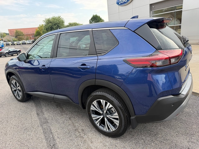 Used 2022 Nissan Rogue SV AWD/4WD image 3